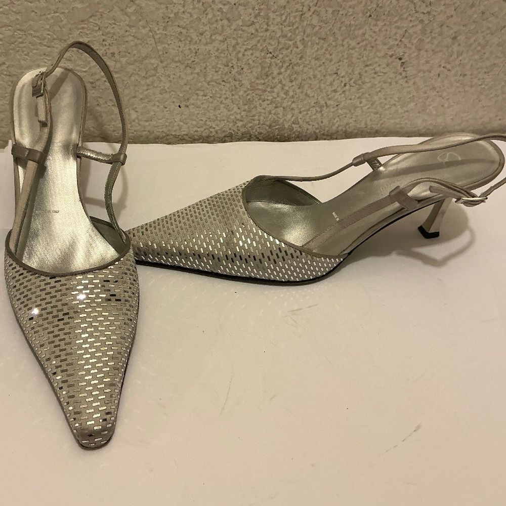 St. John Women's Shoes Pumps Heels Sling Back Metallic Silver Italian Size 8.5B - Picture 1 of 9